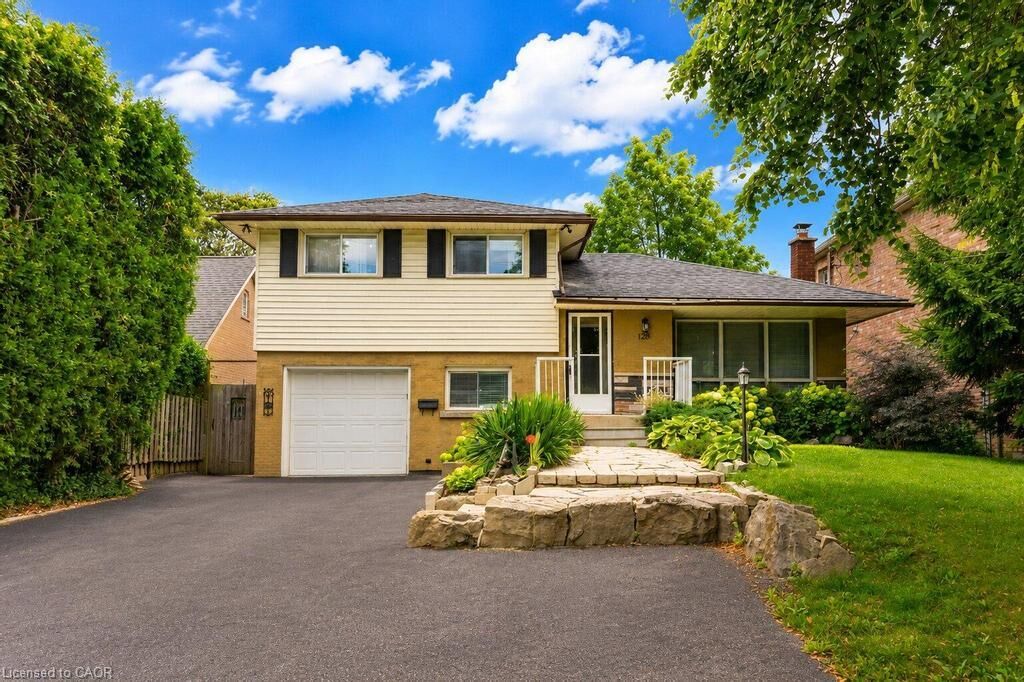 Property Photo:  120 Stone Church Road W  ON L9B 1A3 
