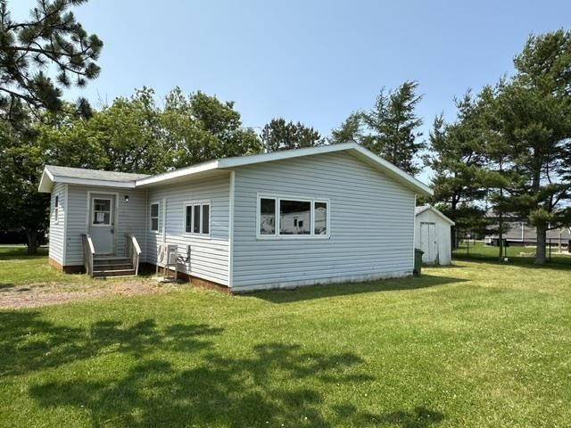 Property Photo: 733 Cardinal PE C1N 4X5