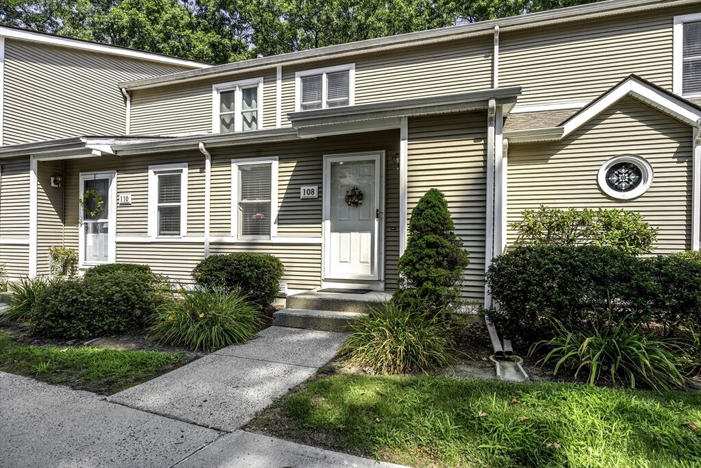 Property Photo:  61 Abbey Memorial Dr 108  MA 01020 