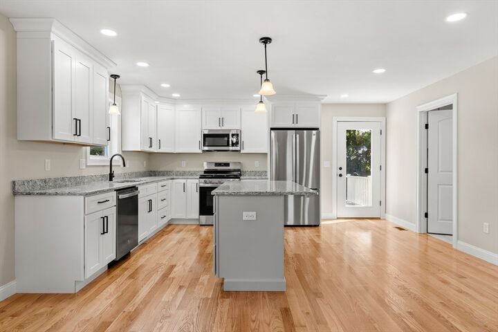 Property Photo:  28 Quigley Ave 28  MA 01863 