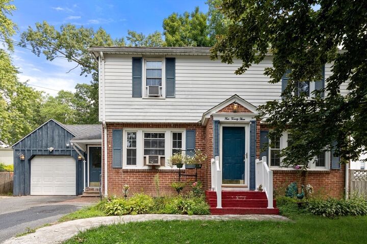 Property Photo: 423 Tiffany St MA 01108