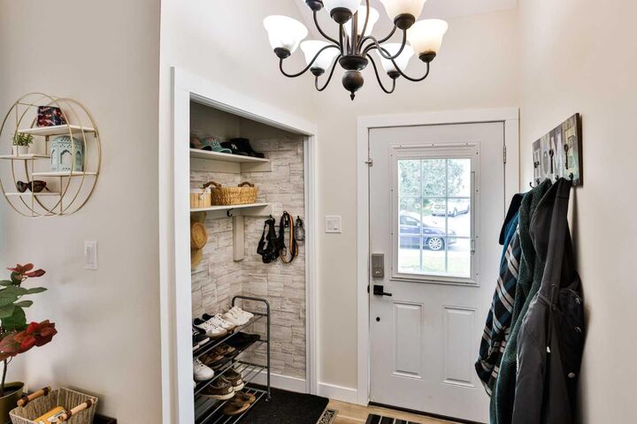Property Photo:  100 Eton Road W  AB T1K 4V2 