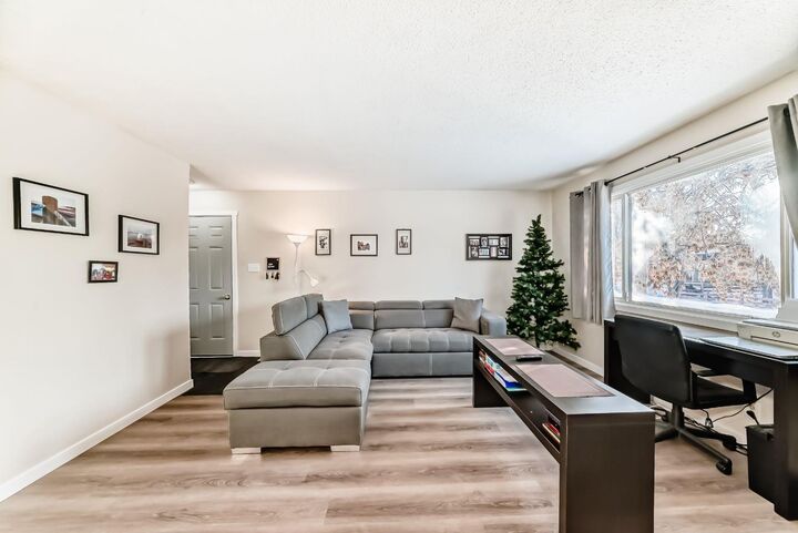 Property Photo: 3221 32A Avenue SE AB T2B 0J6