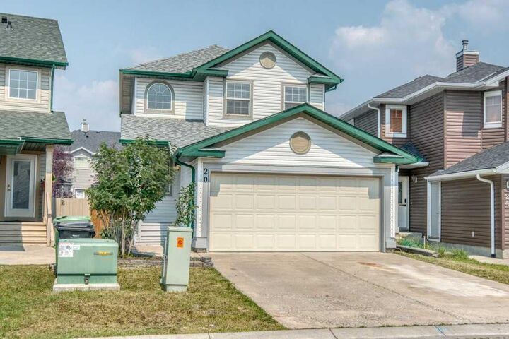 20 Taracove Crescent NE — photo 1
