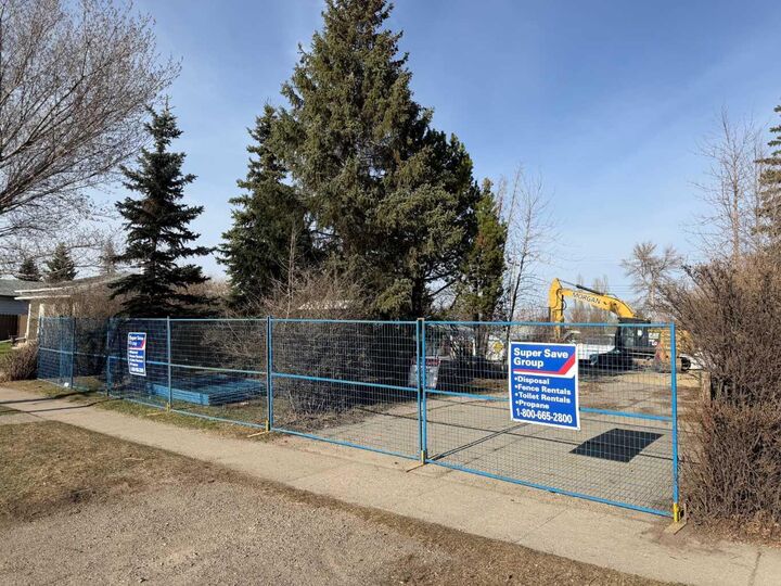 Property Photo: 7216 Elbow Drive SW AB T2V 1K1