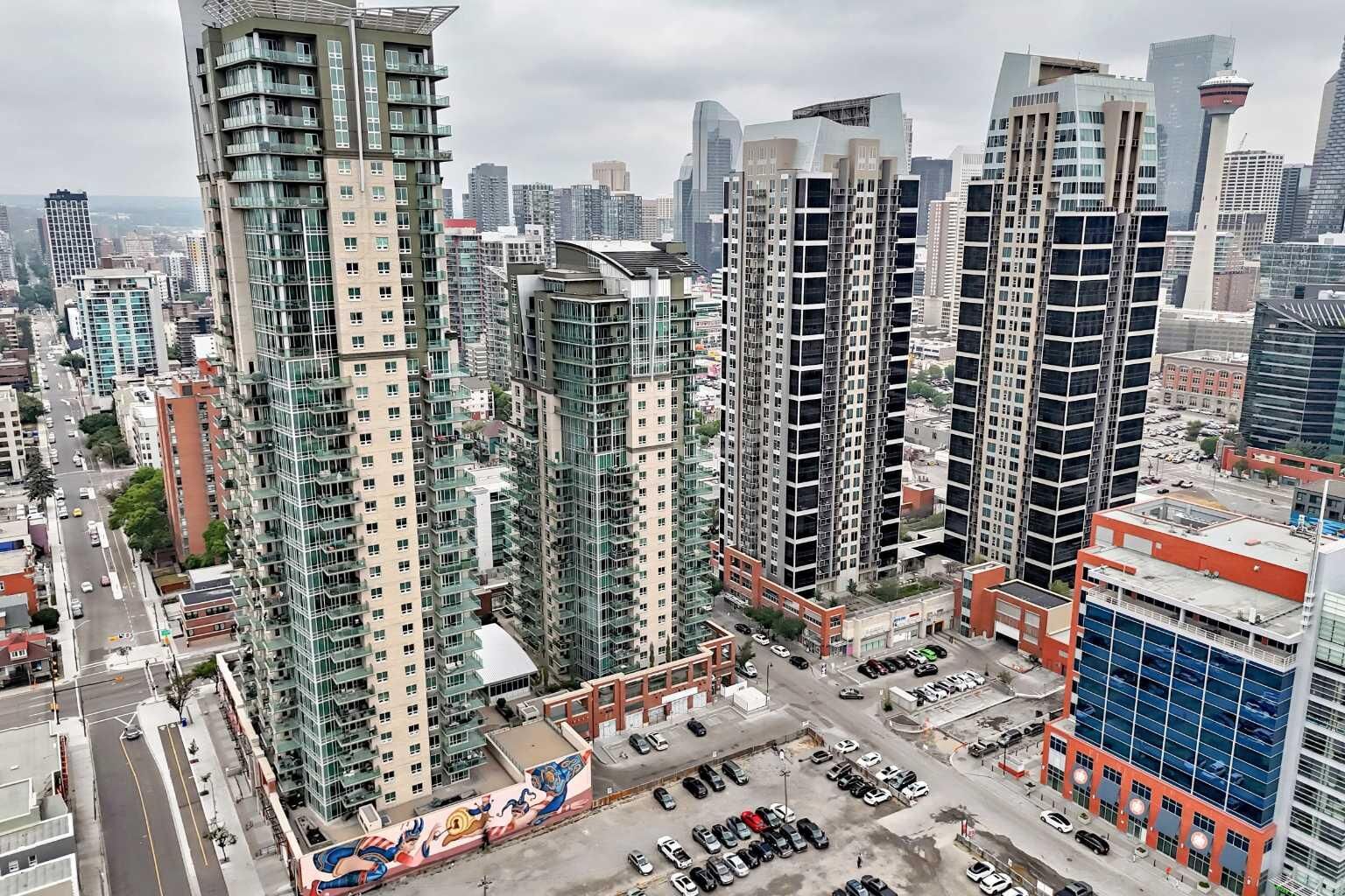 Property Photo:  210 15 Avenue SE 2403  AB T2G 0B5 