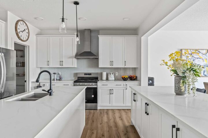 Property Photo:  314 Walcrest Way SE  AB T2X 4G4 