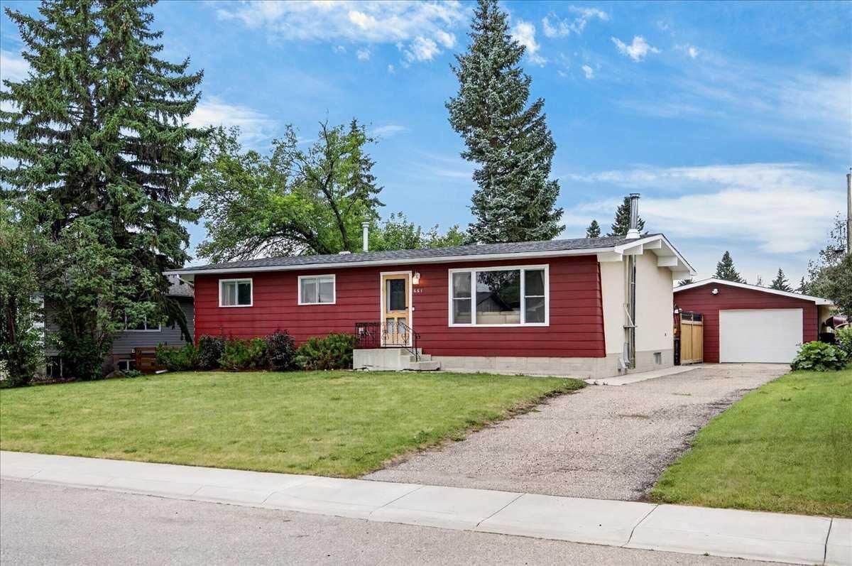 Property Photo: 661 12 Avenue AB T0M 0N0