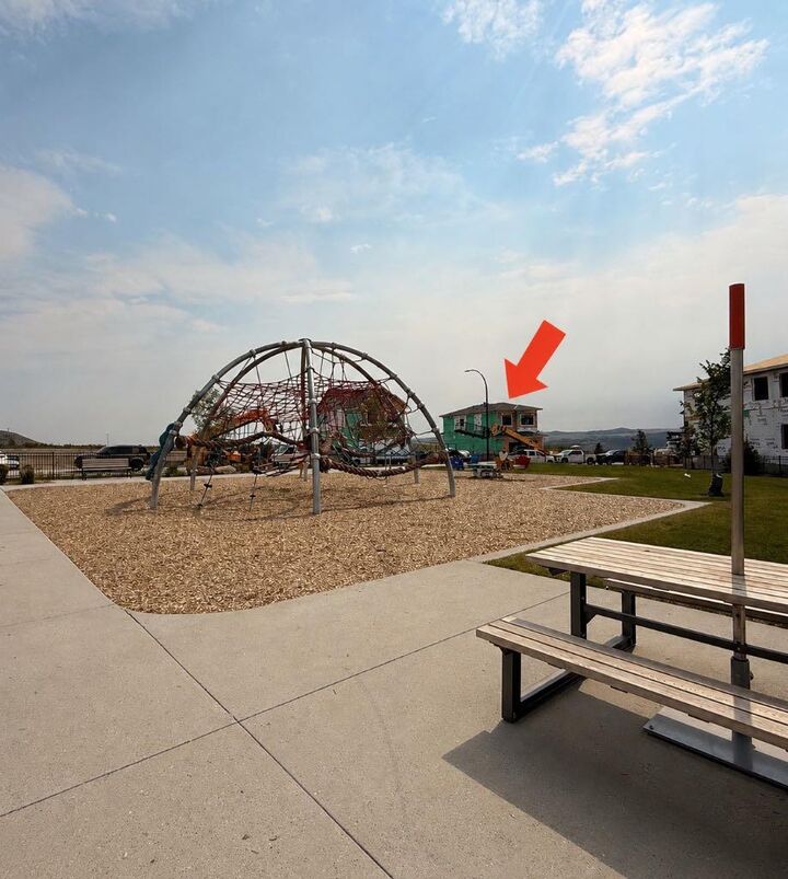 Property Photo: 132 Heritage Ridge AB T4C 3L1