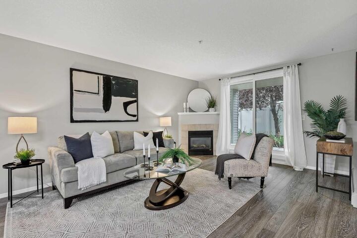 Property Photo:  604 8 Street SW 2108  AB T4B 2W4 