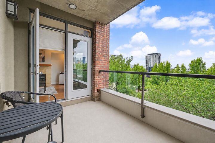 Property Photo: 930 Centre Avenue NE 310 AB T2E 9C8