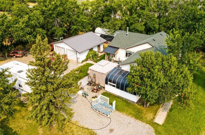 Property Photo: 56 1 Street W AB T0L 0Z0