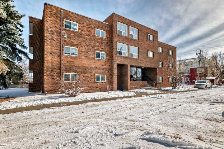 319 2 Avenue 402 — photo 1