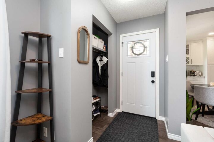 Property Photo:  2110 36 Street S  AB T1K 3T6 