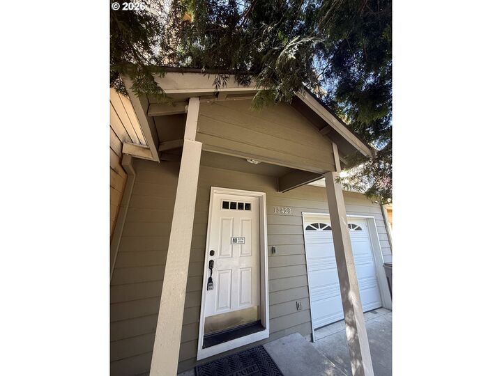 Property Photo:  15423 NE Alton St  OR 97230 