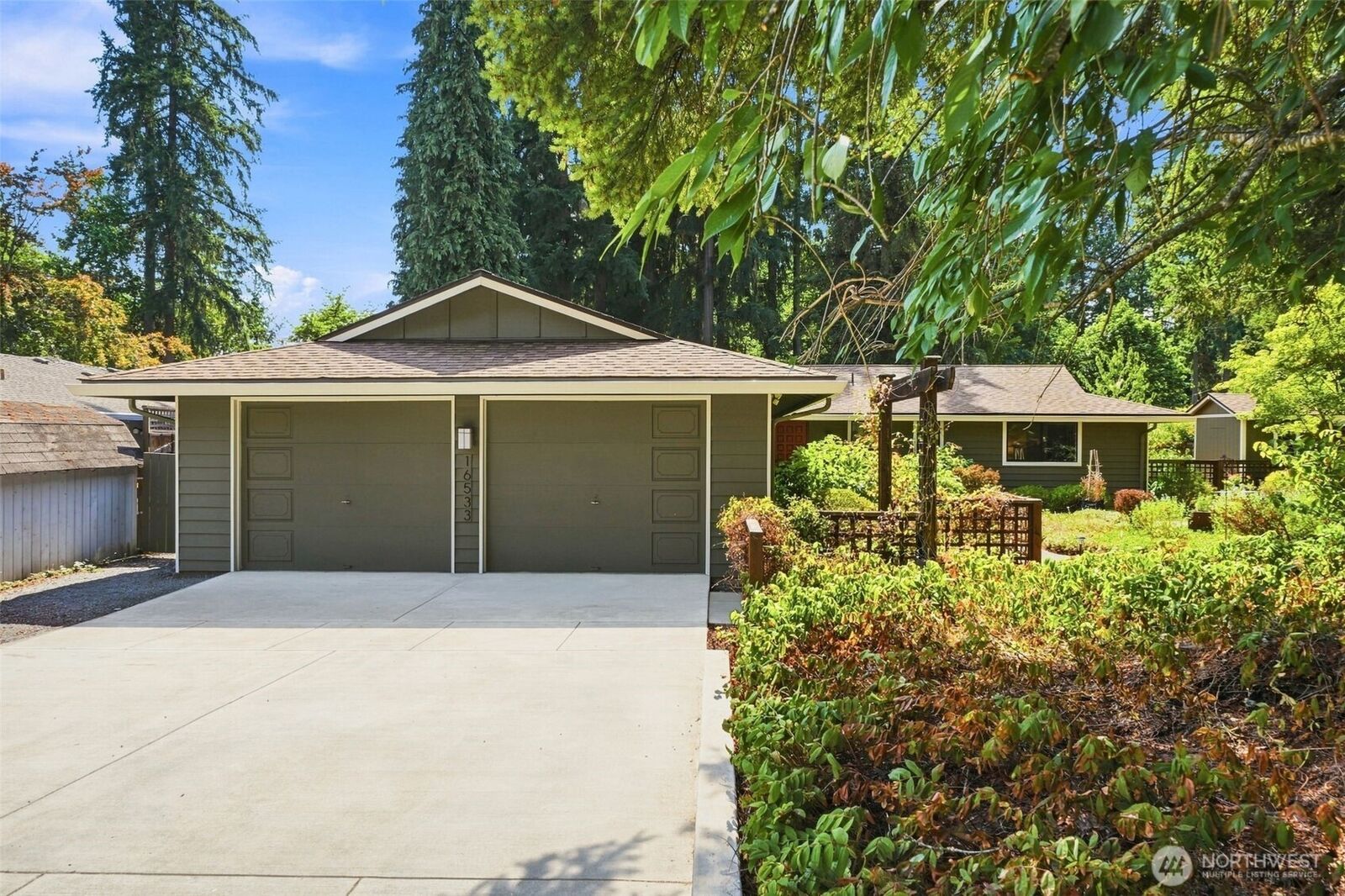Property Photo: 16533 SE 149th Street WA 98059