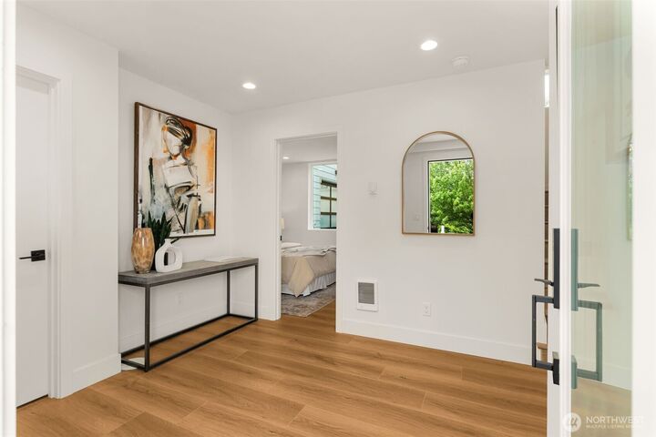 Property Photo: 7403 Dayton Avenue N WA 98103