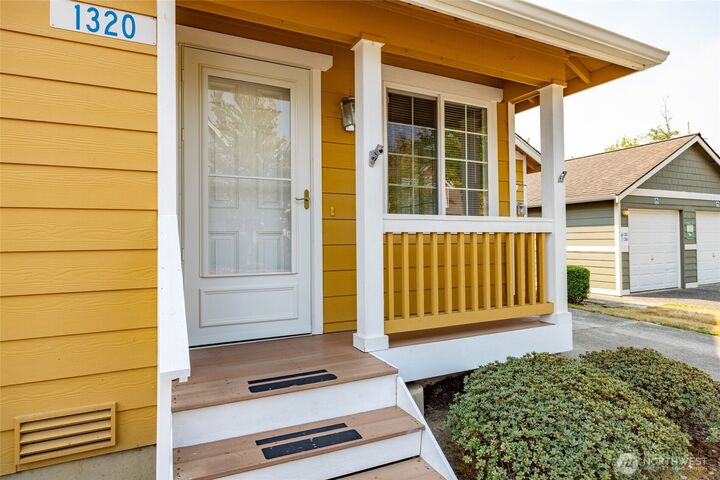 Property Photo: 1320 Wildflower Way WA 98284