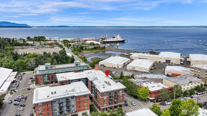 Property Photo:  960  Harris Avenue 305  WA 98225 
