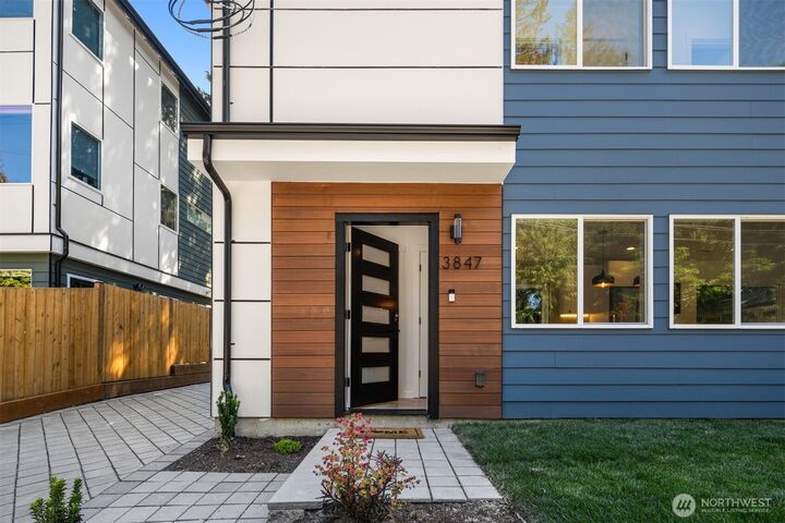Property Photo: 3847 NE 88th Street WA 98115