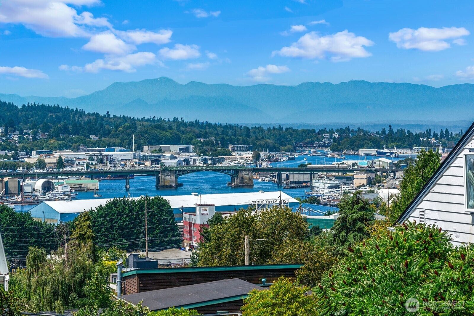 Property Photo: 102 N 41st Street WA 98103