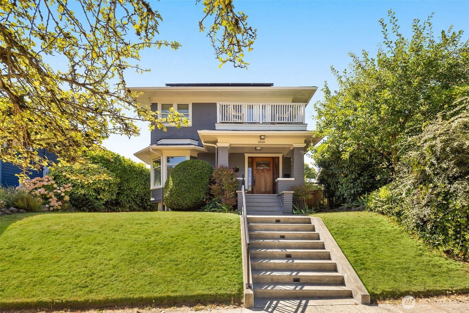 Property Photo: 4549 Thackeray Place NE WA 98105