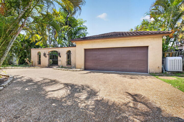 Property Photo:  5688 Wind Drift Lane  FL 33433 