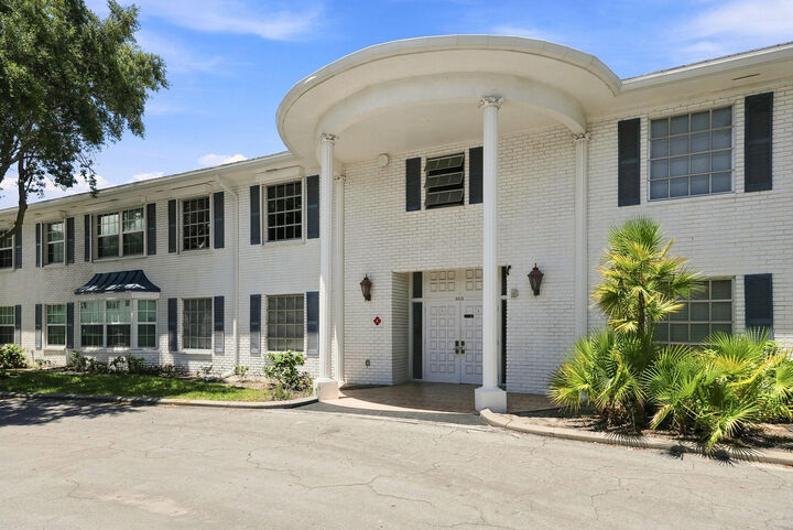 Property Photo: 2211 NE 67th Street 1102 FL 33308