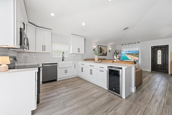 Property Photo: 5483 Club Circle FL 33415