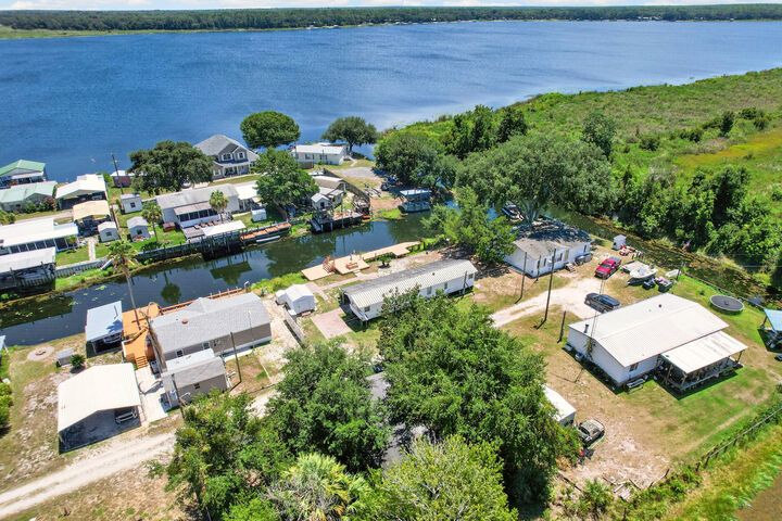 Property Photo: 13651 NE 237th Court FL 32134