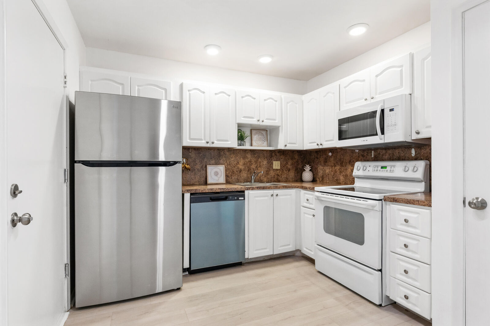 Property Photo: 4851 NW 21st Street 203 FL 33313