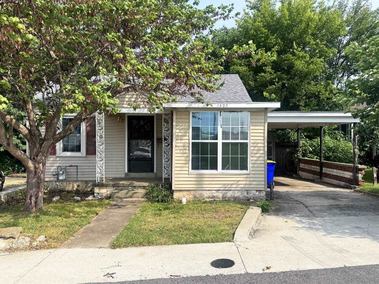 Property Photo:  1403 Greenwood Alley  KY 42101 