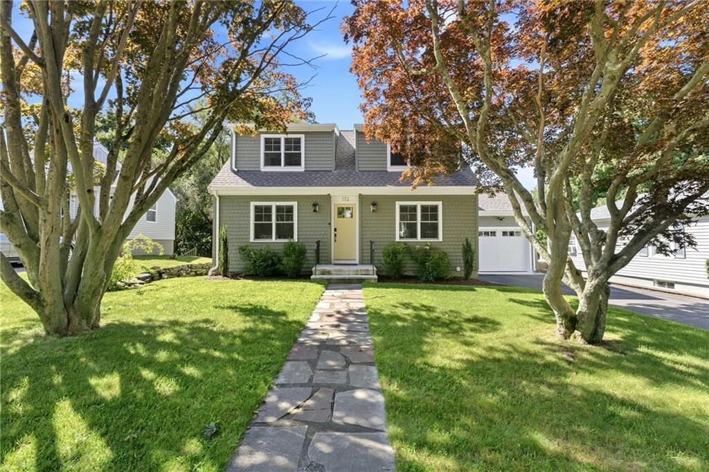 Property Photo:  172 Bayview Avenue  RI 02809 