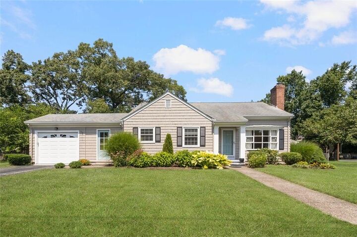 Property Photo: 5 Beverly Drive RI 02865