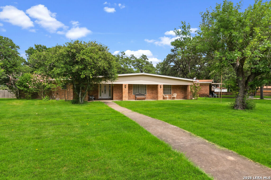 Property Photo:  210 Kimberly Dr  TX 78148 