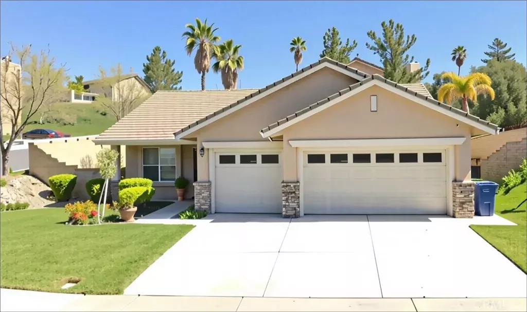 Property Photo:  14239 Everglades Court  CA 91387 