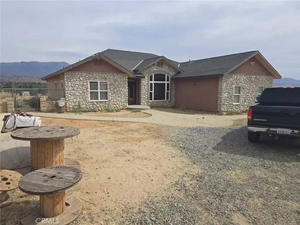 Property Photo:  43330 Longhorn Road  CA 92220 