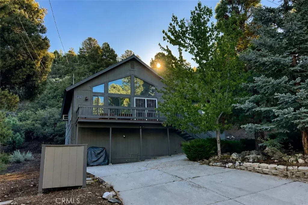 Property Photo:  1928 Woodland Drive  CA 93222 