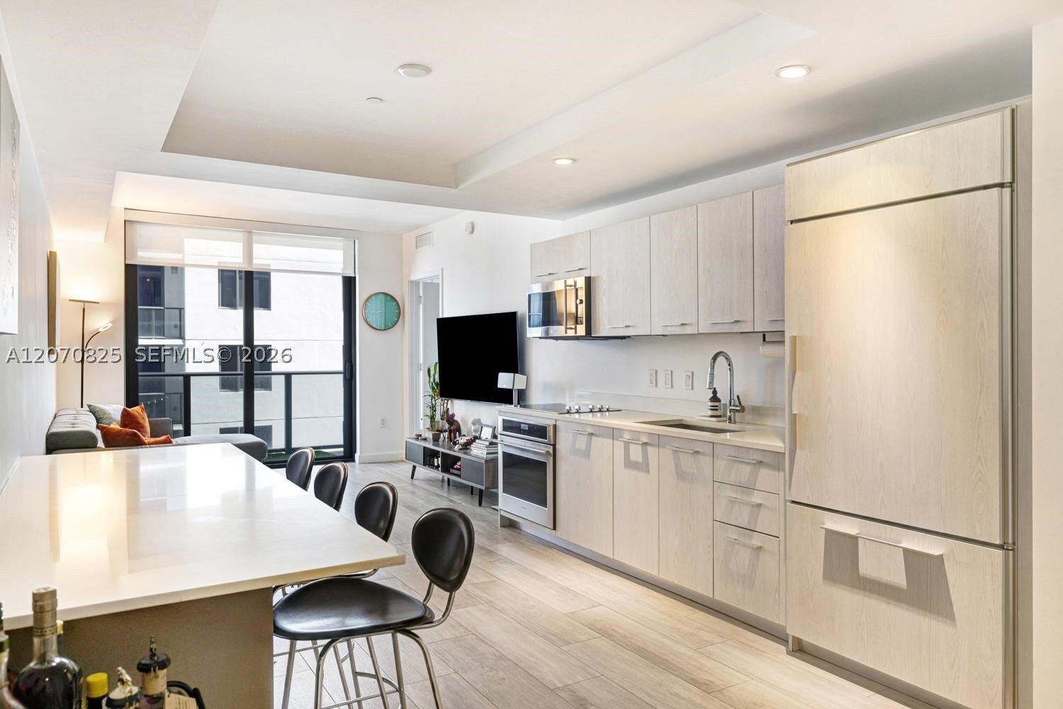 Property Photo:  55 SW 9th St 1609  FL 33130 