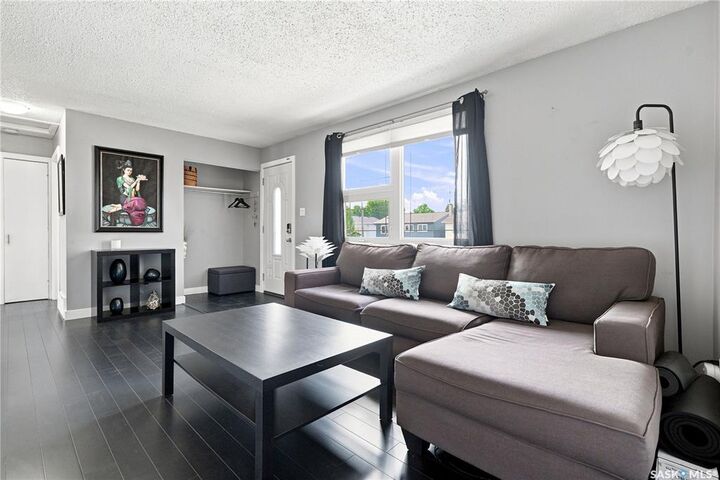 Property Photo:  105 Grant Street  SK S7N 2A2 