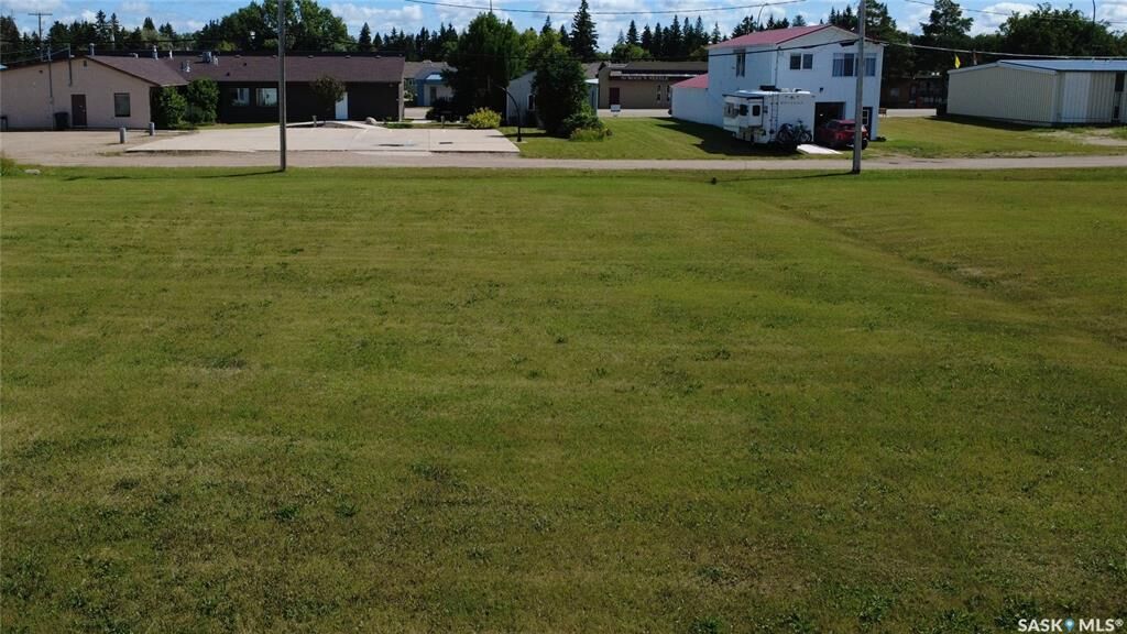 Property Photo:  3008 1st Avenue  SK S0K 4R0 