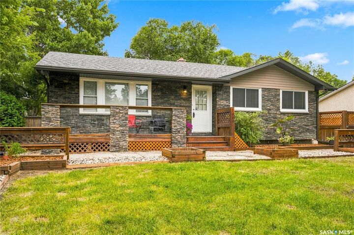 Property Photo: 1409 Shannon Road SK S4S 5L4