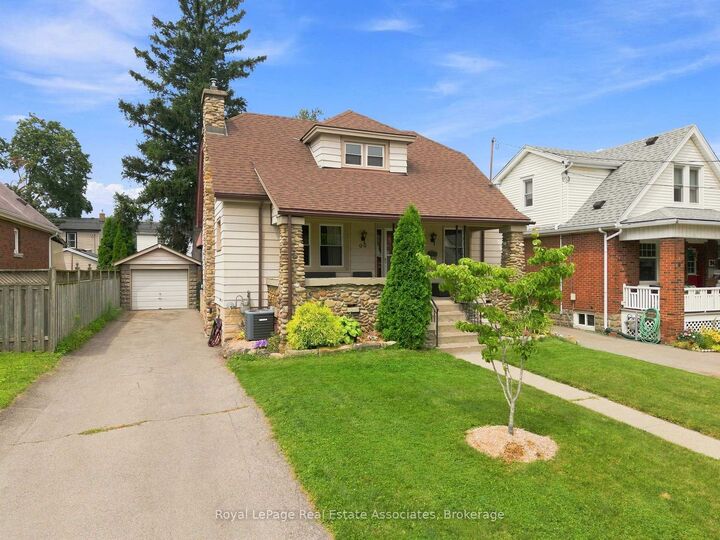 Property Photo: 96 Huxley Avenue S ON L8K 2P8