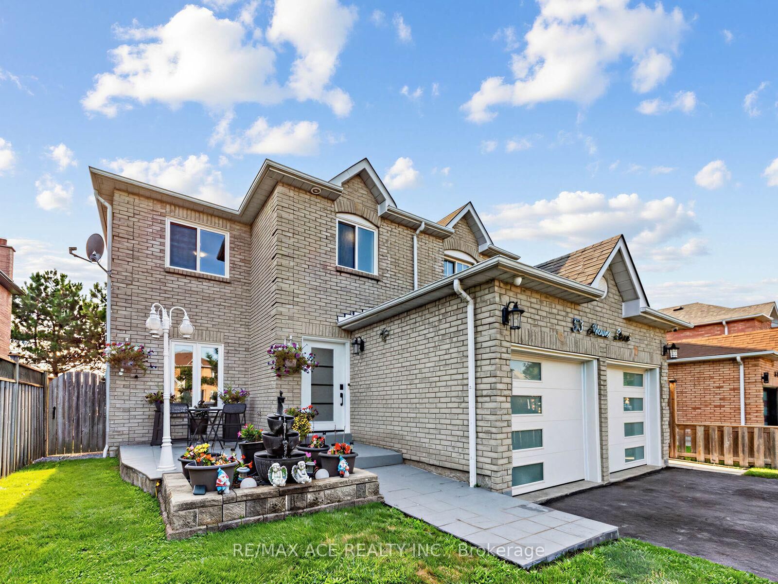 Property Photo: 53 Howes Street ON L1T 3V4
