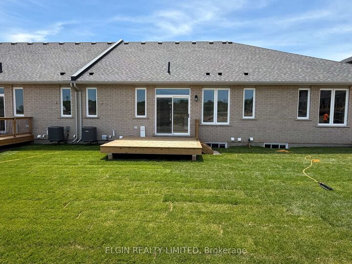 Photo de la propriété:  8 Finch Street  ON N4G 0L9 