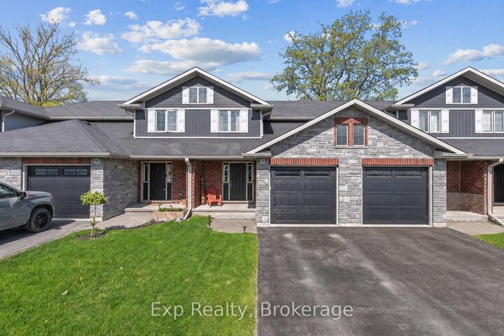 54 Cortland Crescent — photo 1