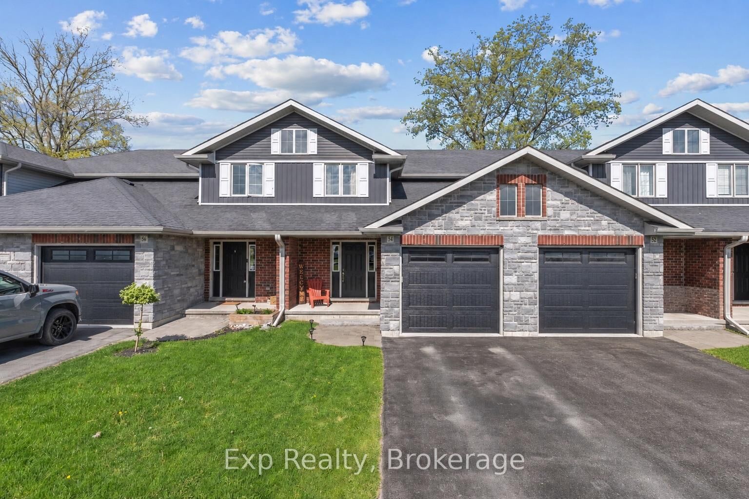 Property Photo:  54 Cortland Crescent  ON K8V 0E9 