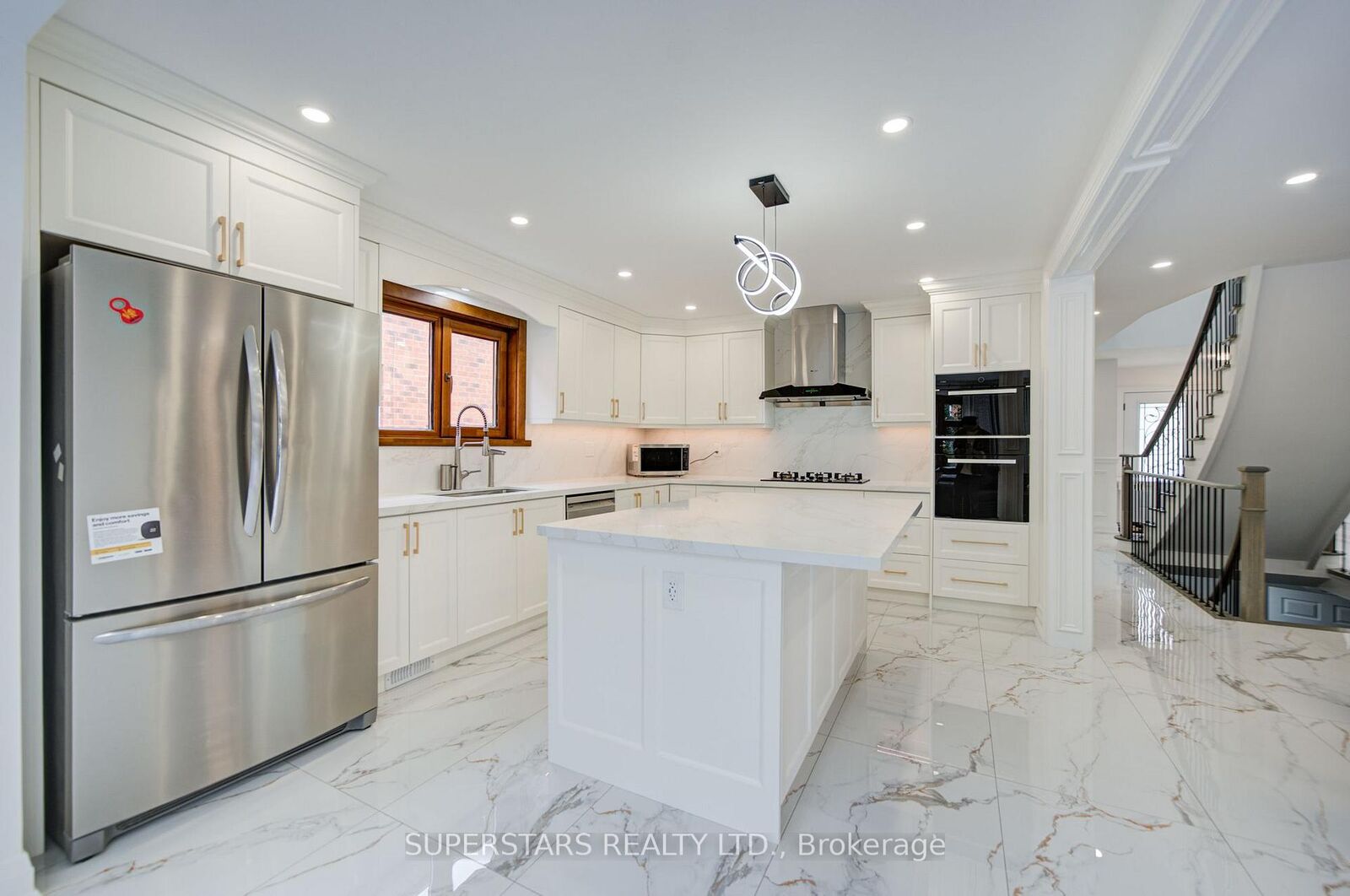 Property Photo: 34 Loweswater Avenue ON L3R 7W5