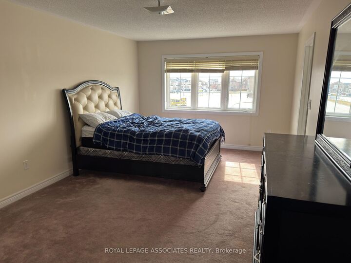 Photo de la propriété:  75 Meltwater Crescent Upper Lv  ON L6P 3W6 