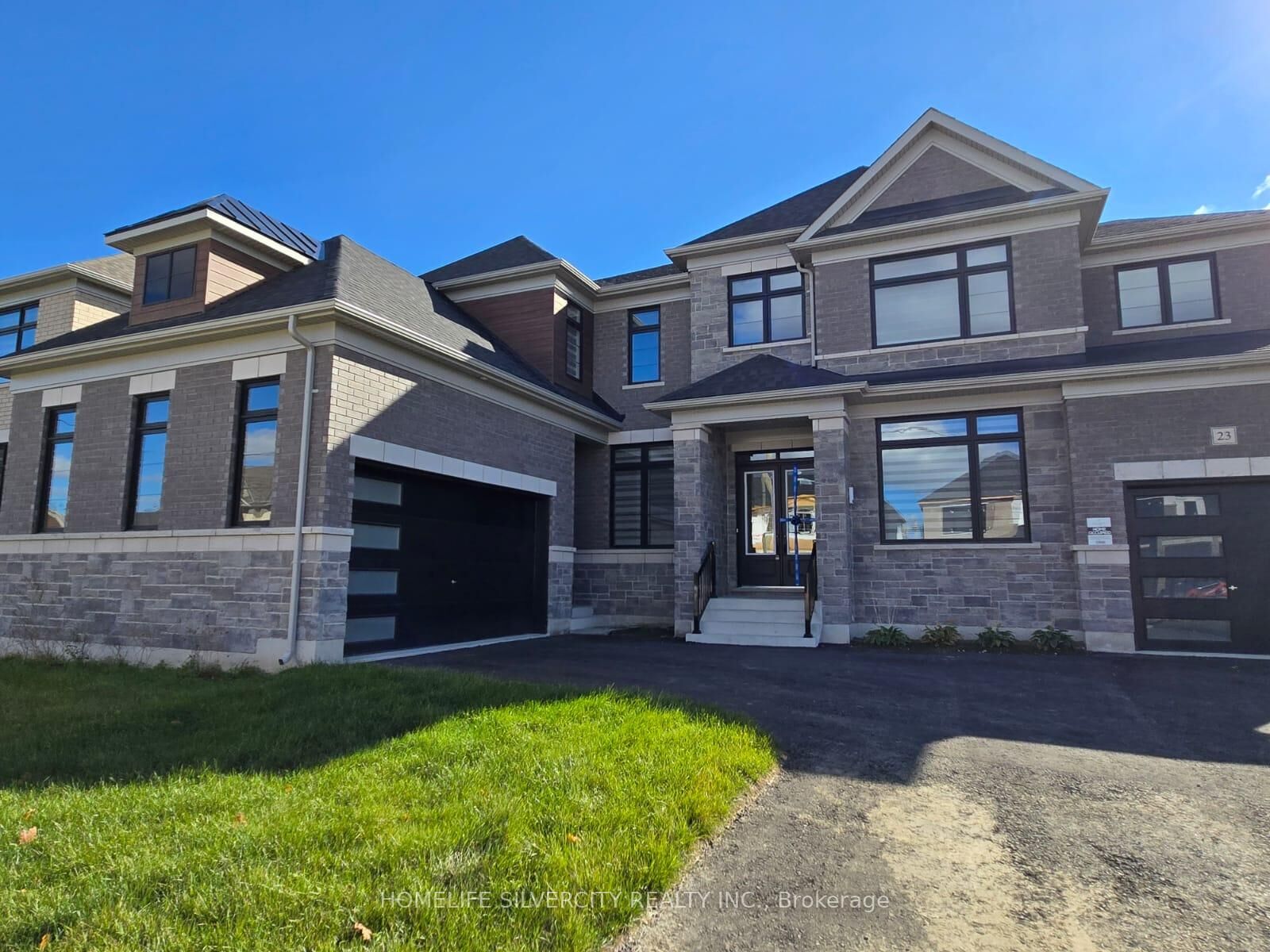 Property Photo:  23 Marigold Boulevard E  ON L0G 1W0 